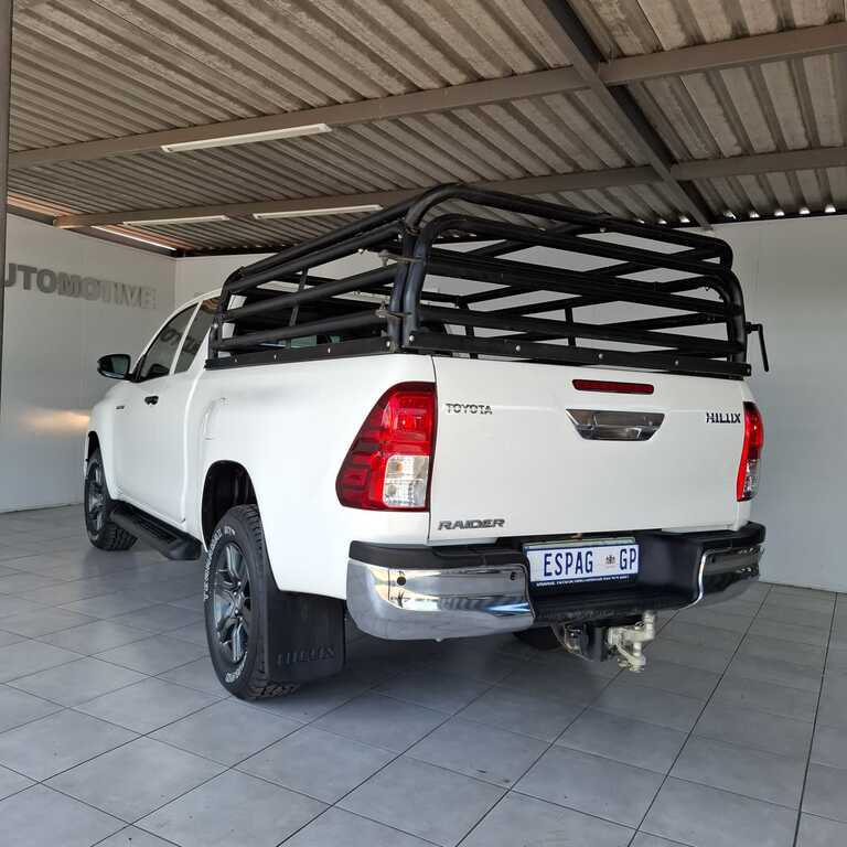 TOYOTA HILUX 2.4 GD-6 RB RAIDER P/U E/CAB