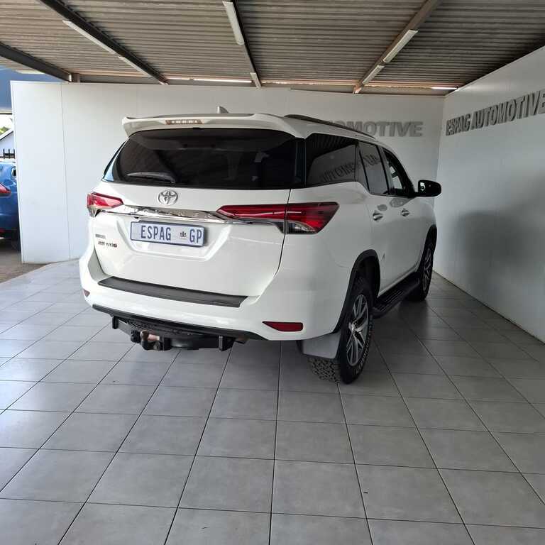 TOYOTA FORTUNER 2.8GD-6 R/B