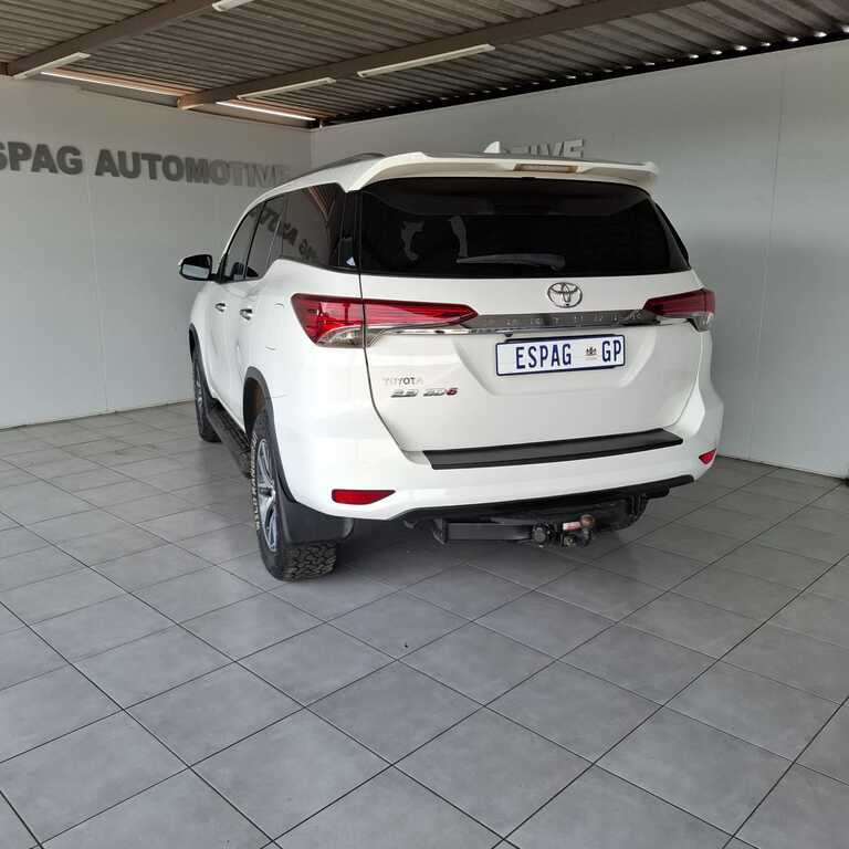 TOYOTA FORTUNER 2.8GD-6 R/B