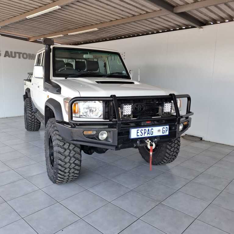 TOYOTA LAND CRUISER 79 4.5D P/U D/C