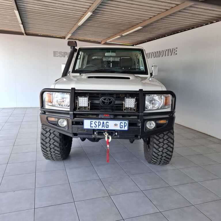 TOYOTA LAND CRUISER 79 4.5D P/U D/C